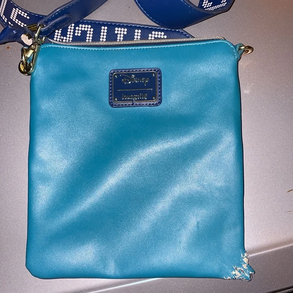 Loungefly rare LILO & stitch Elviscrossbody NwOT damage at left corner blue teal - Picture 4 of 9